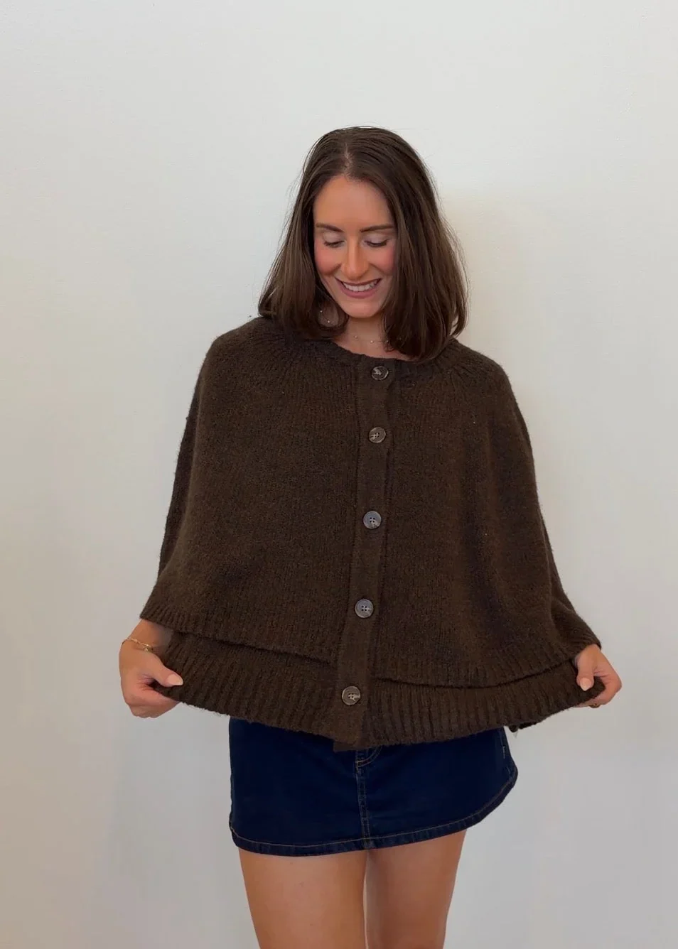 View 5: Un Cafè Poncho Top