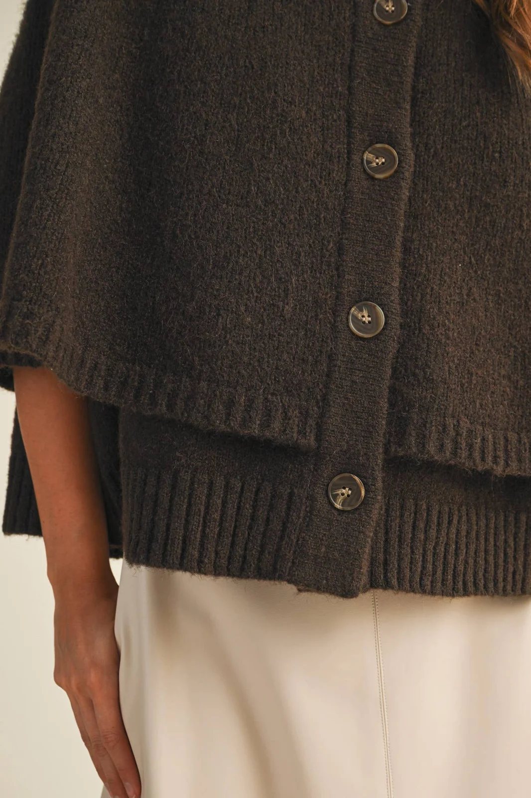 View 17: Un Cafè Poncho Top