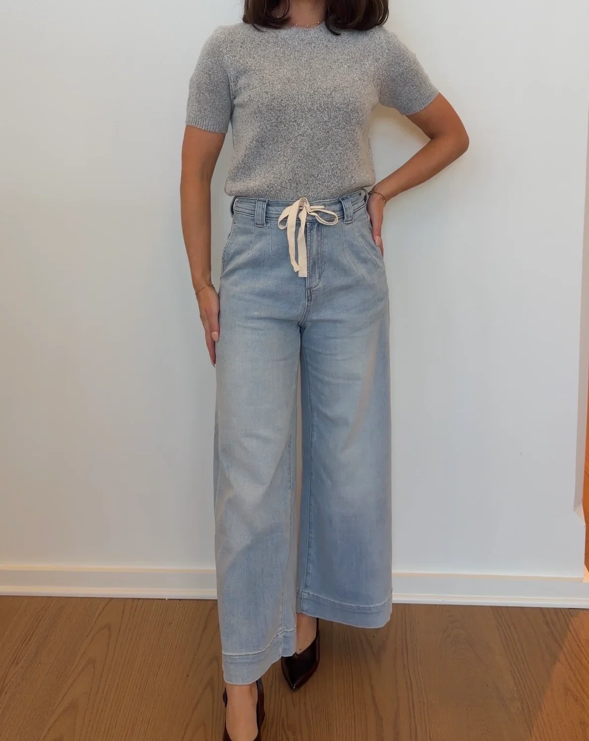 View 2: Sunday in Capri Pants