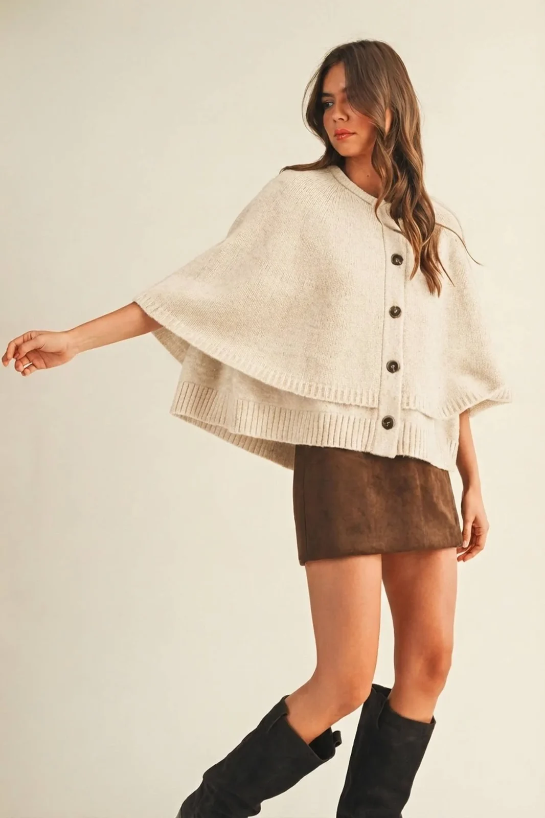 View 11: Un Cafè Poncho Top